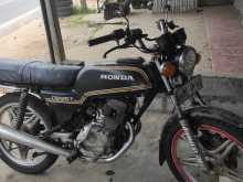 Honda CB 125 T 2006 Motorbike