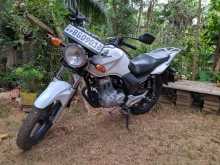 Honda CB 125e 2012 Motorbike