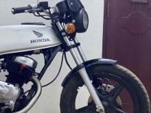 Honda CB 125T 1986 Motorbike