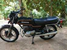 Honda CB 125t 2005 Motorbike