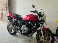 Honda CB400 2005 Motorbike