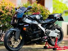 Honda CBR 2006 Motorbike
