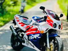 Honda CBR 2014 Motorbike