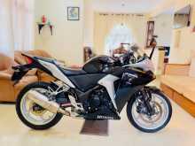 https://riyasewana.com/uploads/honda-cbr-239184313702.jpg