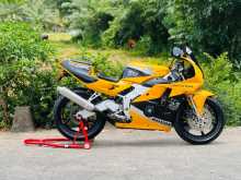 Honda Cbr 250 Gullarm 2007 Motorbike