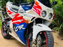Honda Cbr 250 Gullarm 2015 Motorbike