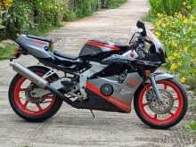 Honda CBR 250 Gullarm 2010 Motorbike