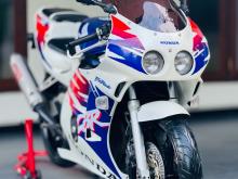 Honda CBR 250 Gullarm 2006 Motorbike