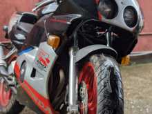 Honda CBR 250 MC22 2010 Motorbike