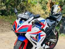 https://riyasewana.com/uploads/honda-cbr-250r-216192813293.jpg