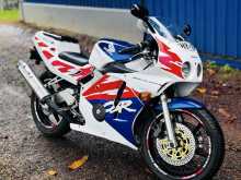Honda CBR 250RR 2004 Motorbike