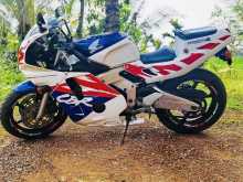 https://riyasewana.com/uploads/honda-cbr-250rr-148481322983.jpg