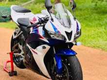 Honda CBR 600RR 2008 Motorbike