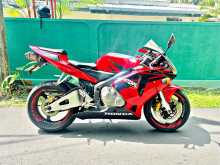 Honda CBR 600RR 2008 Motorbike