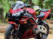 https://riyasewana.com/uploads/honda-cbr-929rr-122063022862.jpg