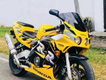 Honda CBR Gullarm 2013 Motorbike