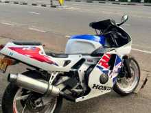 Honda CBR Gullarm 2010 Motorbike
