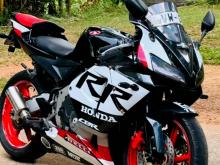 Honda CBR Gullarm 250 2007 Motorbike