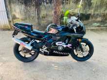 https://riyasewana.com/uploads/honda-cbr-gullarm-2916553913124.jpg