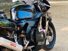 https://riyasewana.com/uploads/honda-cbr-gullarm-2916553913662.jpg
