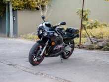 Honda CBR Gullarm 2005 Motorbike