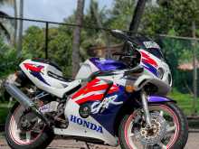 Honda Cbr Gullarm 250 2015 Motorbike