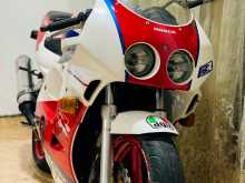 Honda Cbr Gullarm 2003 Motorbike