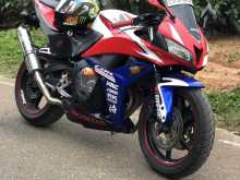 Honda CBR Gullarm 250 2015 Motorbike