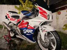 Honda CBR MC22 250RR Gullarm 2007 Motorbike