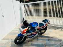 Honda CBR MC22 GULLARM 2000 Motorbike