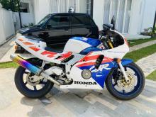 https://riyasewana.com/uploads/honda-cbr-mc22-615364324393.jpg