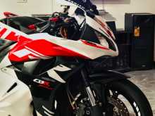 Honda CBR600rr 2011 Motorbike