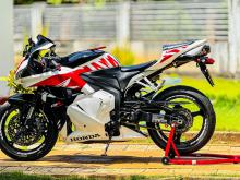 Honda CBR600RR 2011 Motorbike