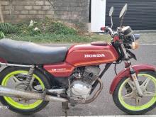 Honda CD 125 1990 Motorbike