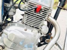 https://riyasewana.com/uploads/honda-cd-185-2415250224792.jpg