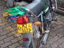 https://riyasewana.com/uploads/honda-cd-dawn-18145659631658.jpg
