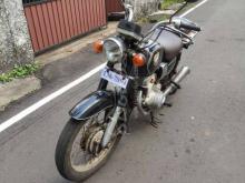 Honda CD125 1990 Motorbike