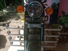 Honda CD125 1993 Motorbike