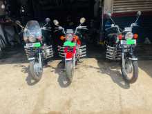 Honda CD125 2004 Motorbike