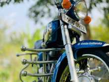 Honda CD125 1999 Motorbike