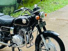 Honda CD125 1981 Motorbike