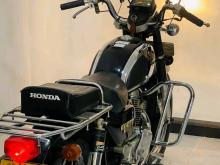 Honda CD125 2003 Motorbike