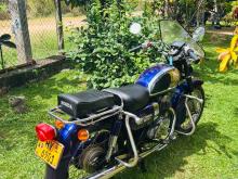 Honda CD125 2000 Motorbike