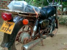 Honda CD125 1998 Motorbike