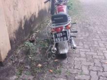 https://riyasewana.com/uploads/honda-cd200-81250031359221.jpg