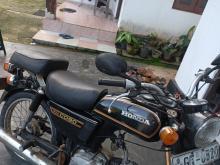 Honda CD90 2000 Motorbike