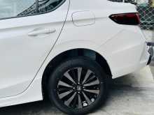 https://riyasewana.com/uploads/honda-city-2025-510424212733.jpg