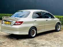 https://riyasewana.com/uploads/honda-city-fit-2003-236571112432.jpg