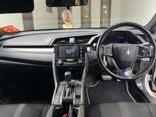 https://riyasewana.com/uploads/honda-civic-2017-107372812594.jpg