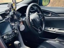 https://riyasewana.com/uploads/honda-civic-41522436494.jpg